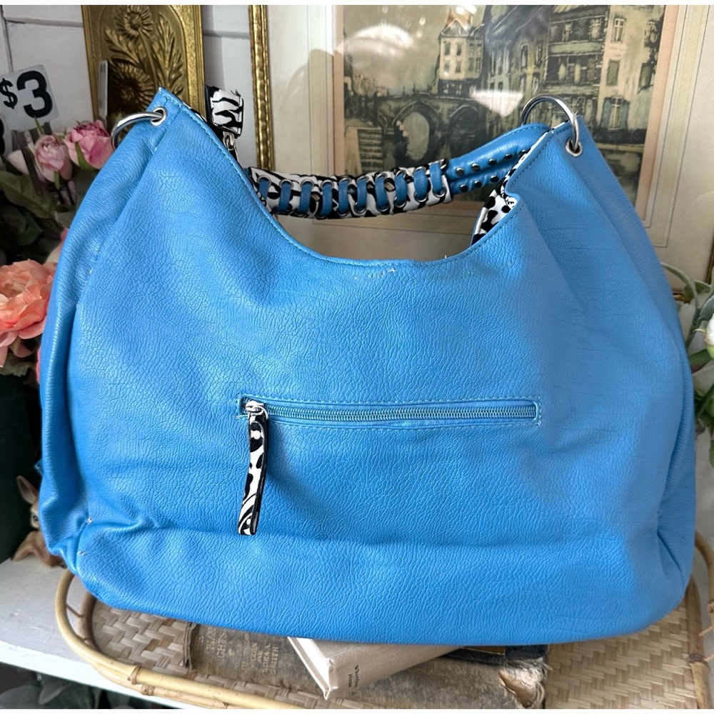 Large Blue hobo shoulder bag, features a distinctive tiered, ruffled design - Picture 7 of 8